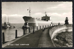 AK Emden / Ostfr., Schiff Und Schlepper An Der Westmole  - Emden