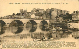 49 - Angers - Vue Générale Vers Le Pont De La Basse-Chaîne Et Le Château - Animée - Canotage - CPA - Voir Scans Recto-Ve - Angers