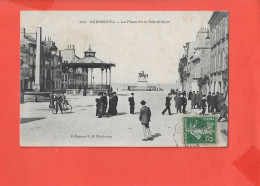 50 CHERBOURG Cpa Animée La Place De La République            244 Coll PB - Cherbourg