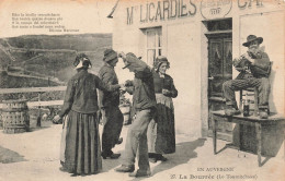 FOLKLORE - Danses - La Bourrée - Animé - Carte Postale Ancienne - Dans