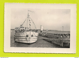 17 ROYAN N°6 Le Bac LE CORDOUAN Quittant Le Port Pour La Pointe De Grave Phare Pêcheurs à La Ligne VOIR DOS - Royan