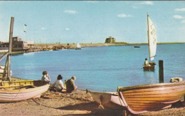 Sailing On River Waveney, Aldeburgh, Suffolk- Unused Postcard - National  Series - SUF1 - Altri & Non Classificati