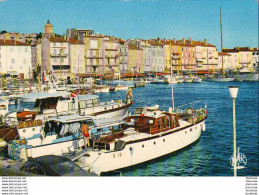 D83  SAINT TROPEZ  Un Coin Du Port Et Le Quai Suffren - Saint-Tropez