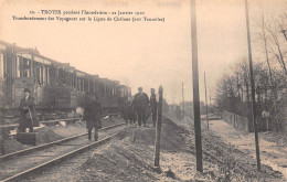 TROYES (Aube) Pendant L'Inondation 22 Janvier 1910 - Transbordement Des Voyageurs Sur La Ligne De Châlons (aux Tauxelles - Troyes