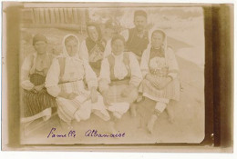 FAMILLE ALBANAISE - CARTE PHOTO - - Albanië