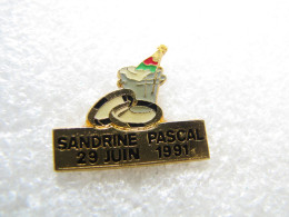 PIN'S   CHAMPAGNE   SANDRINE PASCAL  29 JUIN 91 - Dranken