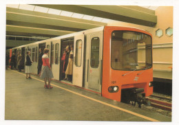 BRUXELLES  ( MÉTRO )   RAME MÉTRO DANS LA STATION  " DELTA " - U-Bahnen