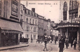 42 - Loire -  ROANNE -  Carrefour Helvetique - Magasin "aux Dames De France" - Roanne