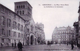 38 - Isere -  GRENOBLE -   La Place Notre Dame - La Cathedrale Et Le Centenaire - Grenoble