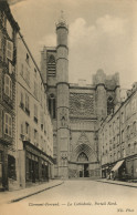 CLERMOND-FERRAND - La Cathédrale, Portail Nord - Commerces - Clermont Ferrand