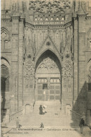 CLERMOND-FERRAND - La Cathédrale, Côté Nord - Animé - Clermont Ferrand