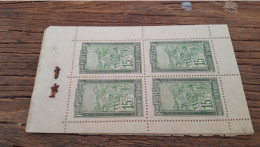 REF A4483 COLONIE FRANCAISE MADAGASCAR NEUF** POCHETTE COMPLETE SUR FEUILLE DE GARDE - Unused Stamps