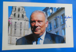 AUTOGRAPHE DE FRANCOIS DOUBIN SUR PHOTO - Politiques & Militaires