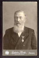 PANCSOVA 1908. Rechnitzer : Férfi Lovagkereszttel, Cabinet Fotó - Old (before 1900)