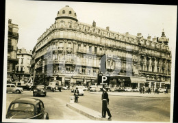 1962 REAL AMATEUR PHOTO FOTO MONTPELLIER PLACE DE LA COMEDIE CAMION CITROEN TRUCK  FRANCE CF CARS VOITURES - Lieux