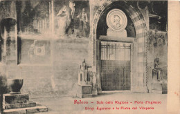 ITALIE - Padova - Sala Della Ragione - Porta D'ingresso - Stingi Egiziane E La Pietra Del Vituperio - Carte Postale - Padova (Padua)