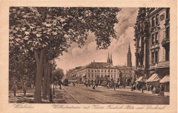 ALLEMAGNE - Wiesbaden - Rue Guillaume Place De L'empereur Frederic Et Statue - Animé - Carte Postale Ancienne - Wiesbaden