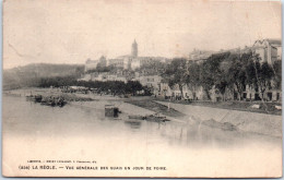 33 LA REOLE - Vue Generale Des Quais Un Jour De Foire (plis Cote Droit) - Autres & Non Classés