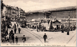 16 ANGOULEME - La Place Des Halles Centrales - Autres & Non Classés