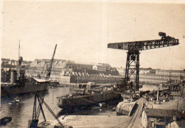 Photographie Vintage Photo Snapshot Marine Militaire Navire Guerre Brest - Lugares