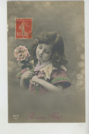 ENFANTS - LITTLE GIRL - MAEDCHEN - Jolie Carte Fantaisie Portrait Fillette Et Fleurs - Portraits