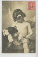ENFANTS - LITTLE GIRL - MAEDCHEN - DOG - Jolie Carte Fantaisie Fillette Ange Avec Rose Et Chien - Perros