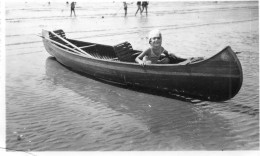 Photographie Vintage Photo Snapshot Canot Canoë Rame Rameur Pagaie - Boats