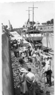 Photographie Vintage Photo Snapshot Pêche Poisson Marine Pêcheur Bateau - Lugares