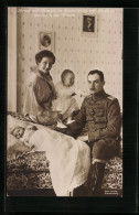 AK Herzog Ernst August Von Braunschweig In Husaren-Uniform Mit Viktoria Luise Und Den Zwei Prinzen  - Royal Families