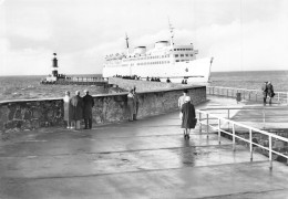 Rostock-Warnemünde Fährschiff Ngl #172.267 - Autres & Non Classés