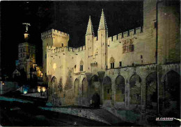 84 - Avignon - Le Palais Des Papes La Nuit - CPM - Voir Scans Recto-Verso - Avignon
