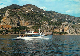 06 - Menton - La Belle Poule En Croisière Dans La Baie. - La Frontière Italienne Et Les Rochers Rouges - Bateaux - CPM - - Menton