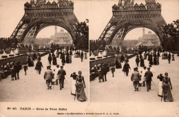 N°3443 W -carte Stéréoscopique Paris -sous La Tour Eiffel- - Stereoscopische Kaarten