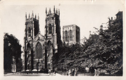 I64. Vintage Postcard. York.The Minster. West Front. - York