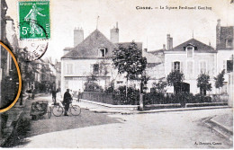 58 Nièvre COSNE Le Square Ferdinand Gambon Avec Cycliste - Cosne Cours Sur Loire