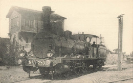LOCOMOTIVES DU PLM - Machine 2507 à Vapeur Saturée. - Trains