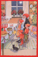 WEIHNACHTSMANN SANTA CLAUS Neujahr Weihnachten GNOME Vintage Ansichtskarte Postkarte CPSM #PAZ924.A - Kerstman