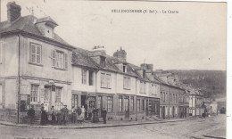 BELLENCOMBRE.;  RARE CPA AVEC CETTE VUE DU CENTRE DU VILLAGE. 1918.ANIMEE PERS.T.B..ETAT .A SAISIR .PETIT PRIX. - Bellencombre