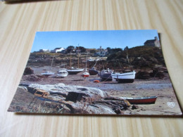 Les Iles Chausey (50).Le Port à Mer Basse Et Les Hôtels. - Granville