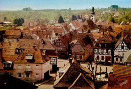 WOERTH   ( BAS RHIN )   VUE DE LA TOUR DU CHATEAU VERS L ' EGLISE PROTESTANTE - Woerth