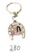 C280 Porte Clef De Collection - Fer A Cheval - St Christophe - Sonstige & Ohne Zuordnung