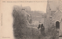 Fougères (35 - Ille Et Vilaine) Dans Les Ruines Du Château - Fougeres