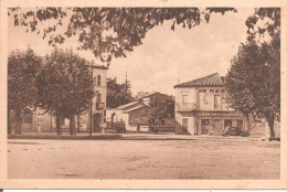 AIMARGUES (13) Place Du Castellas - Bar Des Platanes - Andere & Zonder Classificatie