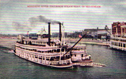 Bateau à Vapeur Massissippi River Excursion Steam Boat In Mid-stream - Passagiersschepen
