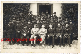 Carte Photo - Groupe De Sapeurs Pompiers, Uniforme, Médailles, Serbie, Royaume De Yougoslavie, Circa 1930 - Sapeurs-Pompiers