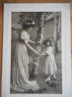 CARTE POSTALE ANCIENNE Grete Reinwald Et Sa Mère "Bonheur Maternel" - Abbildungen