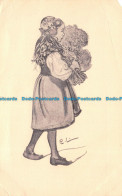 R131553 Old Postcard. Girl With Flowers - Monde