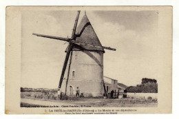 Cpa N° 5 LA BREE LES BAINS Ile D'Oléron Le Moulin Et Ses Dépendances Dans Le Fond Quelques Maisons Du Bourg - Ile D'Oléron