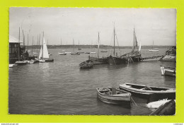 14 DIVES SUR MER N°22 Le Port Barques Bateaux De Pêche Voiliers Animée VOIR DOS Postée De Cabourg En 195? - Dives