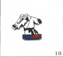 Pin's Sport - Art Martial / Karaté Club D’Abbeville (80). Non Estampillé. EGF. T1021-18 - Sonstige & Ohne Zuordnung